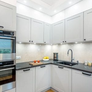 Đóng tủ bếp theo yêu cầu