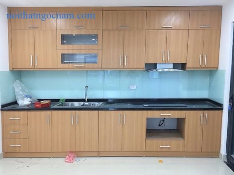 Tủ bếp gỗ vân gỗ tự nhiên