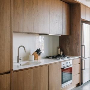 Tủ bếp gỗ tự nhiên